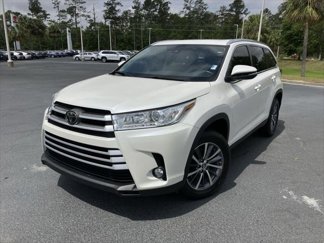Certified 2019 Toyota Highlander XLE image 1