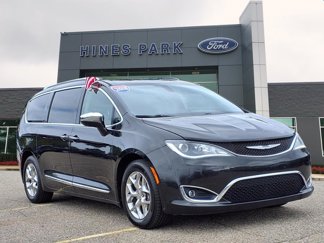 Used 2018 Chrysler Pacifica Limited image 1