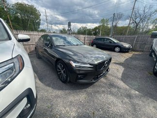 Used 2022 Volvo S60 B5 Inscription image 1