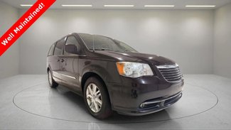 Used 2014 Chrysler Town & Country Touring image 1