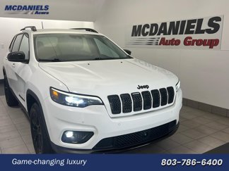 Used 2023 Jeep Cherokee Altitude Lux image 1
