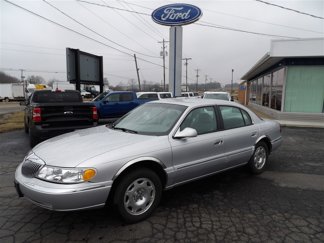 Used 1999 Lincoln Continental image 1