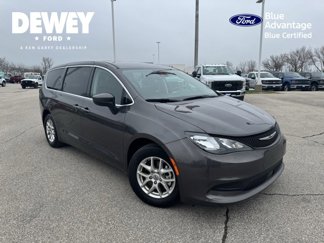 Used 2023 Chrysler Voyager LX image 1