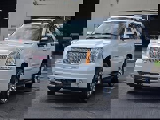 Used 2007 GMC Yukon SLT w/ SLT Preferred Equipment Group image 1