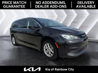 Used 2023 Chrysler Voyager LX image 1