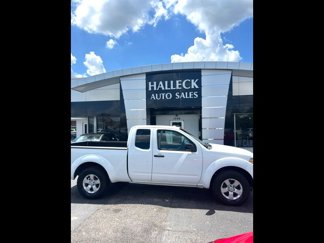Used 2013 Nissan Frontier SV image 1