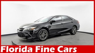 Used 2017 Toyota Camry SE image 1