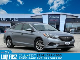 Used 2016 Hyundai Sonata SE image 1