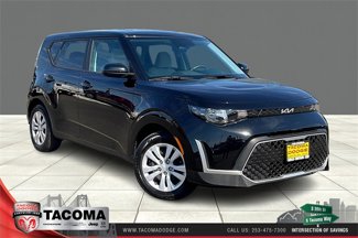 Used 2023 Kia Soul LX image 1