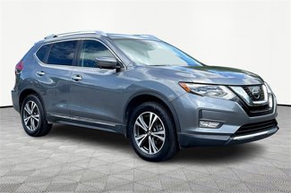 Used 2017 Nissan Rogue SL image 1