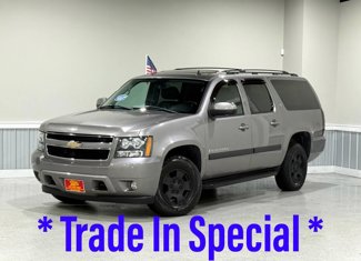 Used 2008 Chevrolet Suburban LT w/ LT Preferred Equipment Group image 1