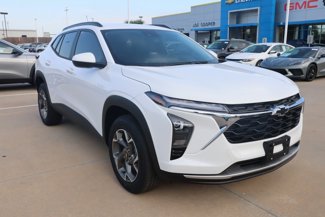 New 2025 Chevrolet Trax LT w/ Driver Confidence Package image 1