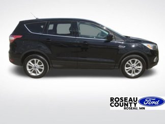 Used 2017 Ford Escape SE image 1
