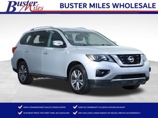 Used 2018 Nissan Pathfinder SV image 1