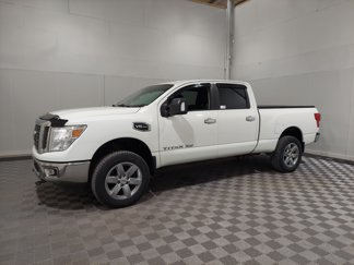 Used 2018 Nissan Titan SV image 1