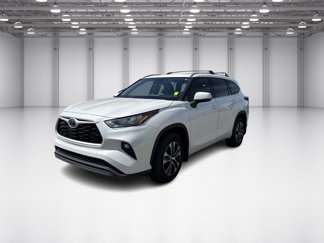 Used 2020 Toyota Highlander XLE image 1