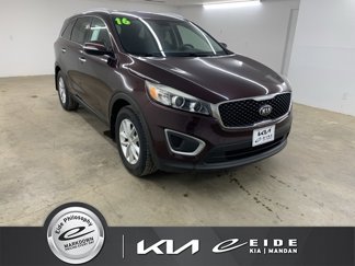 Used 2016 Kia Sorento LX image 1