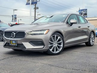 Used 2019 Volvo S60 T6 Momentum w/ Premium Package image 1
