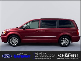 Used 2015 Chrysler Town & Country Touring-L image 1