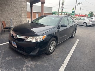 Used 2012 Toyota Camry LE image 1
