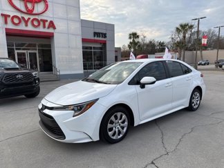 Certified 2024 Toyota Corolla LE image 1