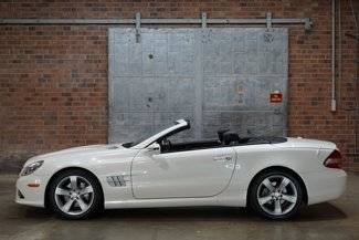 Used 2011 Mercedes-Benz SL 550 image 1