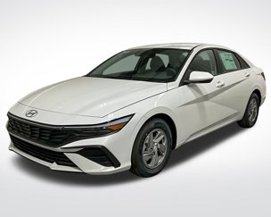 Used 2025 Hyundai Elantra SE image 1