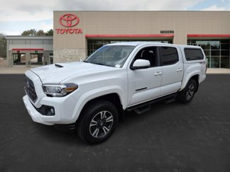 Used 2018 Toyota Tacoma TRD Sport image 1