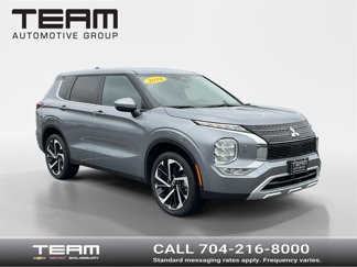 Used 2024 Mitsubishi Outlander SE Black Edition image 1