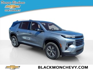 Used 2025 Chevrolet Traverse LT image 1