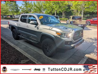 Used 2019 Toyota Tacoma SR image 1