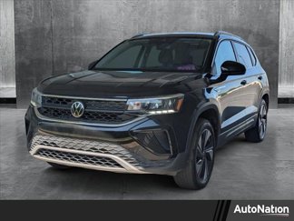 Used 2024 Volkswagen Taos SE image 1