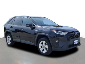 Used 2021 Toyota RAV4 XLE image 1