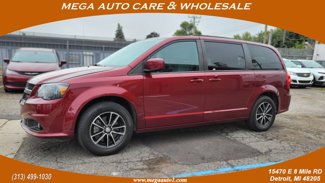 Used 2019 Dodge Grand Caravan GT image 1