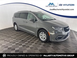 Used 2021 Chrysler Pacifica Touring-L image 1