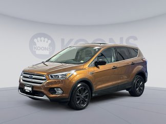 Used 2017 Ford Escape SE image 1