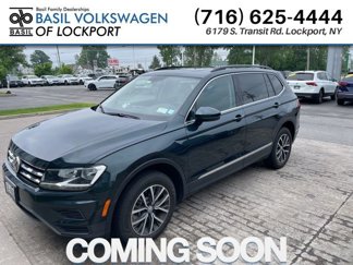 Used 2018 Volkswagen Tiguan SE w/ Panoramic Sunroof Package image 1