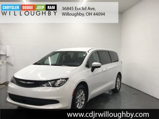 Used 2022 Chrysler Voyager LX image 1