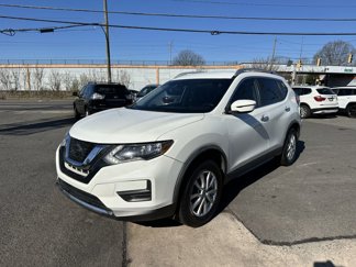 Used 2020 Nissan Rogue SV image 1