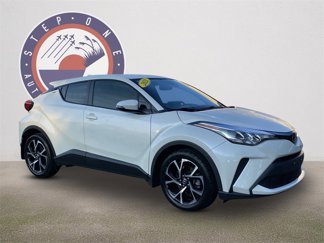 Used 2021 Toyota C-HR XLE video 2