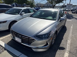 Used 2022 Hyundai Sonata SE image 1