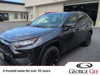 Used 2020 Toyota RAV4 LE image 1