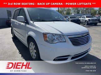 Used 2014 Chrysler Town & Country Touring image 1
