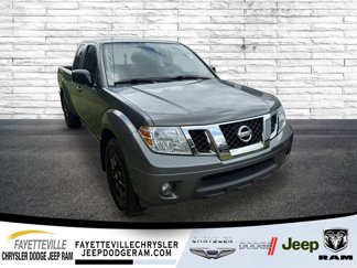 Used 2021 Nissan Frontier SV image 1