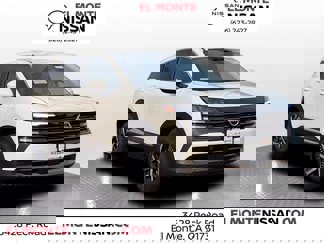 New 2025 Nissan Kicks SV image 1