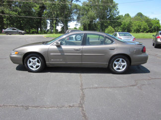 Used 2000 Pontiac Grand Prix SE w/ Opt Pkg image 1