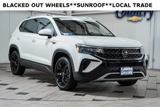 Used 2023 Volkswagen Taos SE w/ Panoramic Sunroof Package image 1