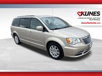 Used 2016 Chrysler Town & Country Touring w/ Driver Convenience Group image 1