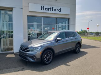 Certified 2024 Volkswagen Tiguan SE image 1