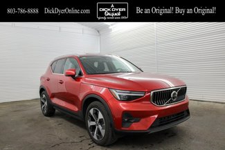 Used 2024 Volvo XC40 B5 Plus image 1
